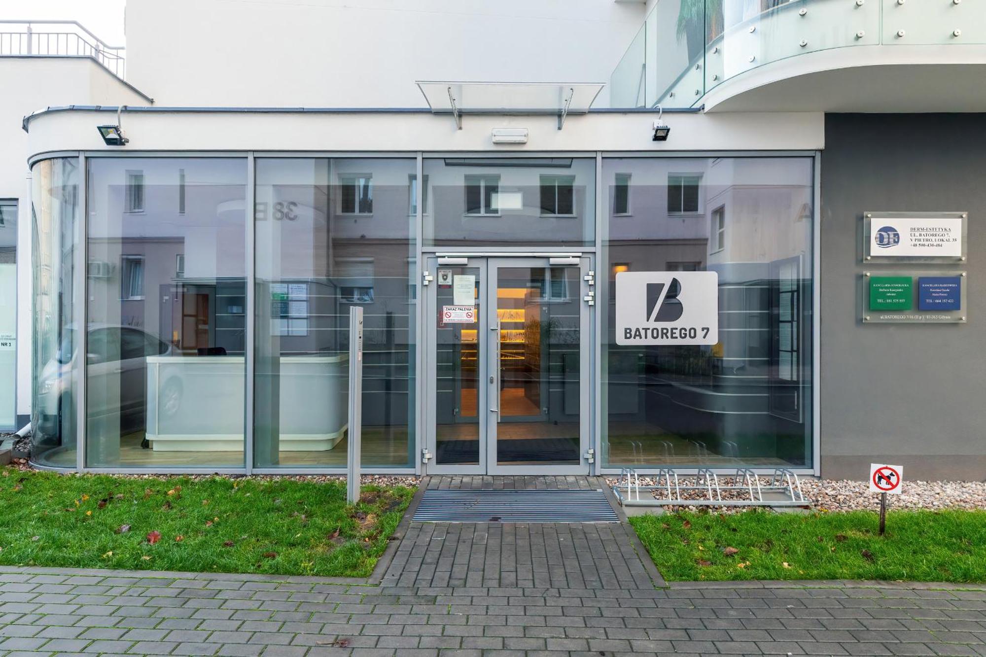 Batorego 7 Apartament With Terrace & Parking Downtown Gdynia By Renters Buitenkant foto
