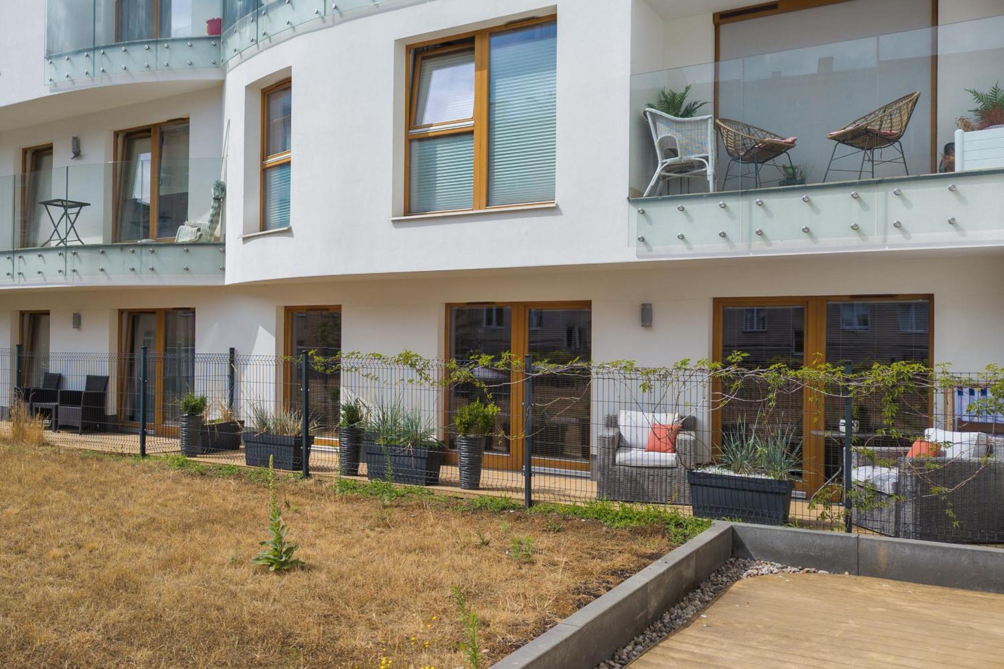 Batorego 7 Apartament With Terrace & Parking Downtown Gdynia By Renters Buitenkant foto